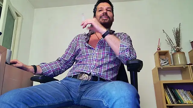 Snapshot of ChrisKox chatting on 04/30/26, 07:32 ChrisKox online show from 04/30/26, 07:32