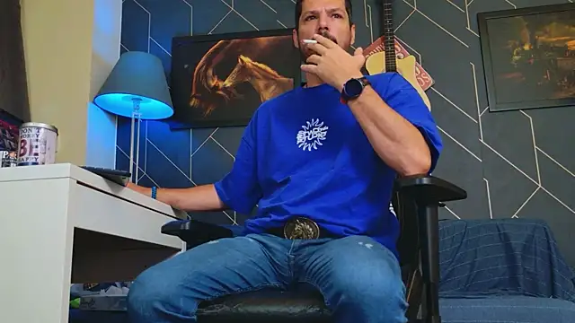 Snapshot of ChrisKox chatting on 09/30/25, 02:06 ChrisKox online show from 09/30/25, 02:06