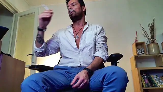 Snapshot of ChrisKox chatting on 04/28/26, 05:39 ChrisKox online show from 04/28/26, 05:39
