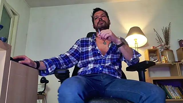 Snapshot of ChrisKox chatting on 05/05/26, 12:46 ChrisKox online show from 05/05/26, 12:46