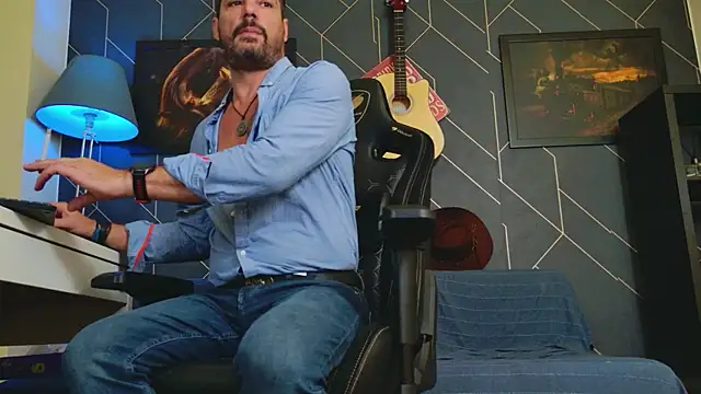 ChrisKox online show from 10/22/25, 03:50