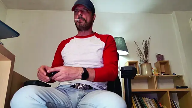 Snapshot of ChrisKox chatting on 05/08/26, 07:28 ChrisKox online show from 05/08/26, 07:28