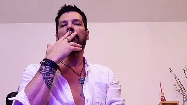 Snapshot of ChrisKox chatting on 04/15/26, 01:11 ChrisKox online show from 04/15/26, 01:11