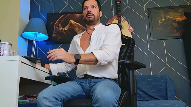 Snapshot of ChrisKox chatting on 09/19/25, 05:06 ChrisKox online show from 09/19/25, 05:06