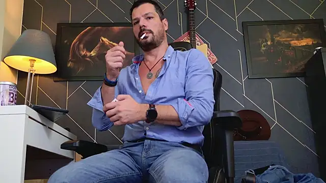 ChrisKox online show from 10/31/25, 08:44