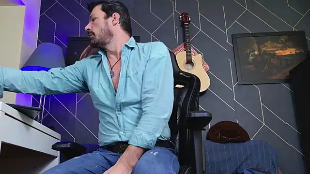 ChrisKox online show from 12/01/25, 05:52