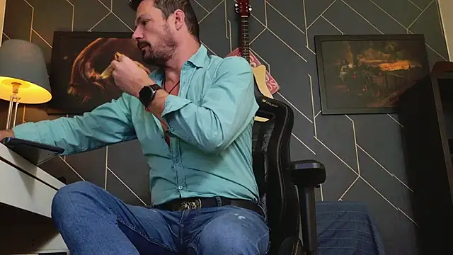 ChrisKox online show from 11/05/25, 04:59