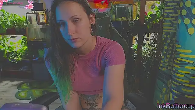 Dead Butterfly online show from 10/19/25, 04:15