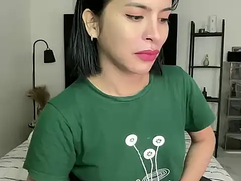 your bianca69 online show from 10/27/25, 12:33