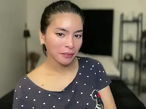 your bianca69 online show from 12/22/25, 11:05