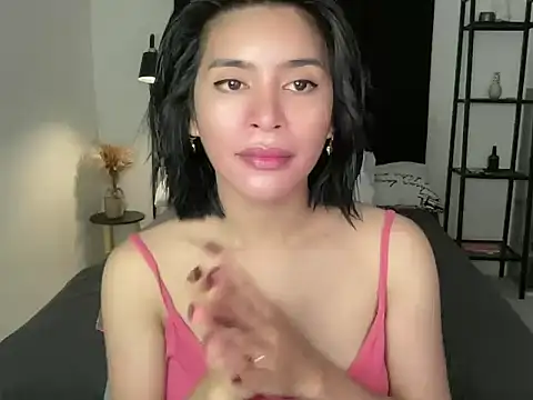 your bianca69 online show from 11/18/25, 11:37