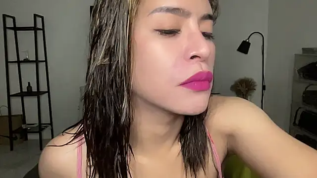 Snapshot of your_bianca69 chatting on 05/13/26, 12:39 your bianca69 online show from 05/13/26, 12:39