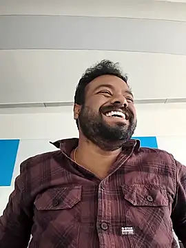 Snapshot of mikki1355 chatting on 03/01/26, 07:52 mikki1355 online show from 03/01/26, 07:52