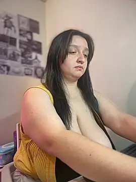 aliceayres797 online show from 06/20/26, 09:47
