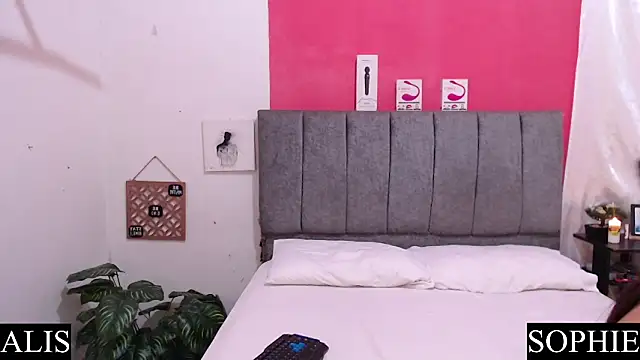 Sophie And Alis online show from 03/18/25, 03:01