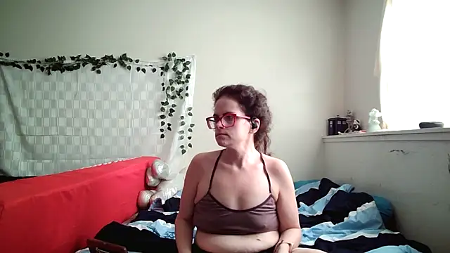 Snapshot of JessaBella chatting on 09/19/25, 02:54 JessaBella online show from 09/19/25, 02:54