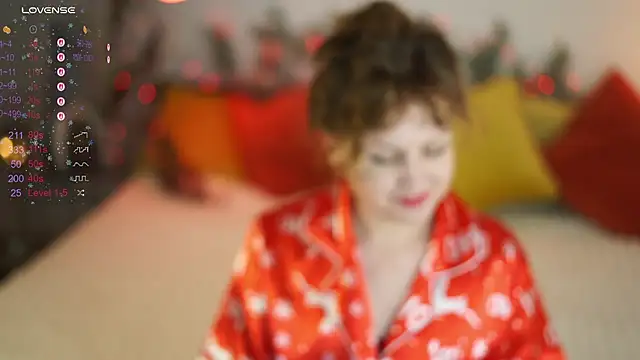 Snapshot of LitleSun chatting on 12/22/25, 05:35 LitleSun online show from 12/22/25, 05:35