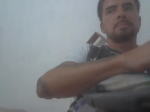 Snapshot of el_principe_hot chatting on 02/23/26, 04:25 el principe hot online show from 02/23/26, 04:25