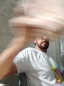 Snapshot of el_principe_hot chatting on 02/18/25, 01:10 el principe hot online show from 02/18/25, 01:10