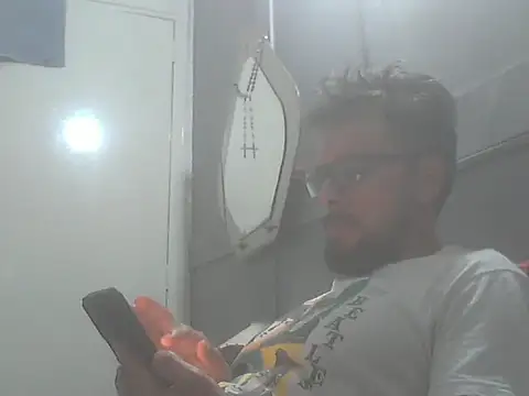 Snapshot of el_principe_hot chatting on 11/15/25, 04:49 el principe hot online show from 11/15/25, 04:49