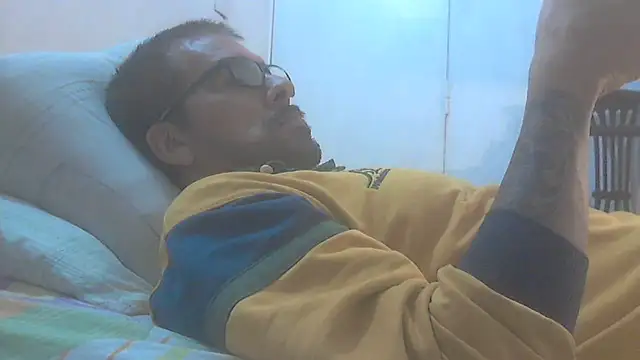 Snapshot of el_principe_hot chatting on 12/15/25, 04:51 el principe hot online show from 12/15/25, 04:51