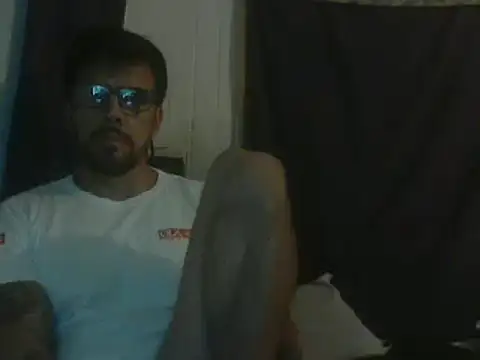 Snapshot of el_principe_hot chatting on 01/11/25, 04:59 el principe hot online show from 01/11/25, 04:59