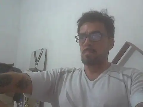 Snapshot of el_principe_hot chatting on 11/21/25, 03:49 el principe hot online show from 11/21/25, 03:49