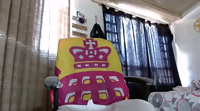 Snapshot of kattydirtylol chatting on 01/26/25, 01:36 kattydirtylol online show from 01/26/25, 01:36