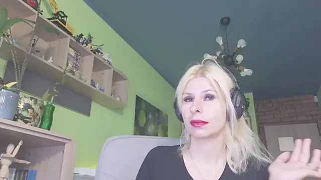 Snapshot of karmija chatting on 09/25/25, 12:22 karmija online show from 09/25/25, 12:22
