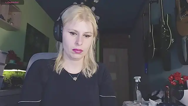 Snapshot of karmija chatting on 03/06/25, 06:37 karmija online show from 03/06/25, 06:37
