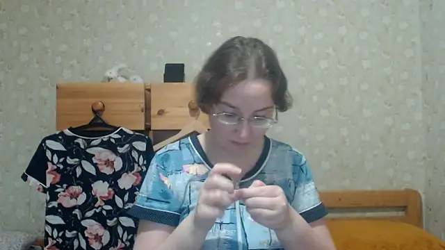 Snapshot of Smart_Rose chatting on 04/23/26, 04:08 Smart Rose online show from 04/23/26, 04:08
