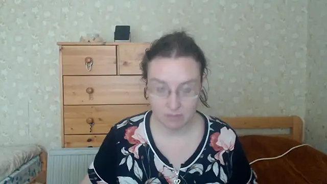 Snapshot of Smart_Rose chatting on 09/20/25, 09:36 Smart Rose online show from 09/20/25, 09:36