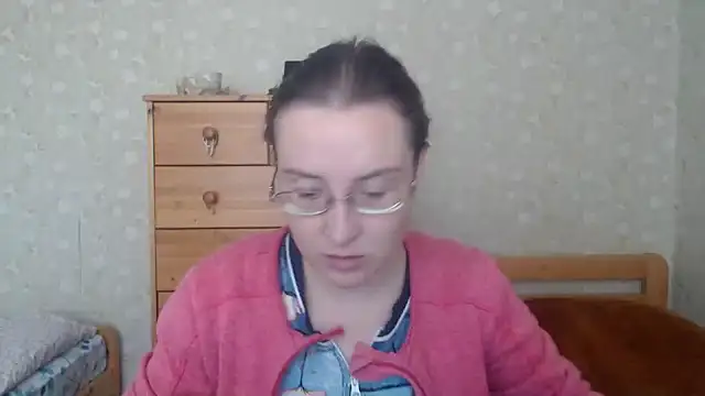 Snapshot of Smart_Rose chatting on 03/15/25, 12:24 Smart Rose online show from 03/15/25, 12:24