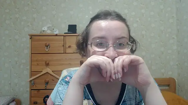 Snapshot of Smart_Rose chatting on 04/18/26, 03:14 Smart Rose online show from 04/18/26, 03:14