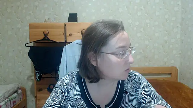 Smart Rose online show from 12/17/25, 04:56