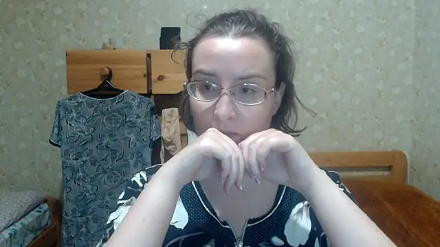 Snapshot of Smart_Rose chatting on 10/13/25, 07:48 Smart Rose online show from 10/13/25, 07:48