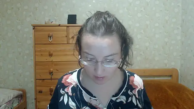 Snapshot of Smart_Rose chatting on 10/08/25, 06:08 Smart Rose online show from 10/08/25, 06:08