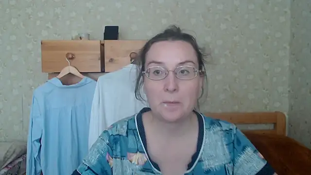 Smart Rose online show from 10/31/25, 10:34