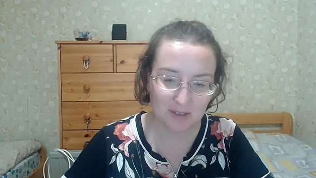 Snapshot of Smart_Rose chatting on 09/17/25, 01:46 Smart Rose online show from 09/17/25, 01:46