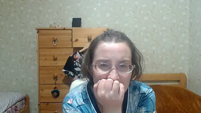 Snapshot of Smart_Rose chatting on 09/22/25, 10:27 Smart Rose online show from 09/22/25, 10:27