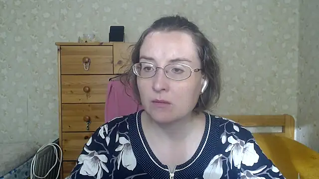 Snapshot of Smart_Rose chatting on 09/14/25, 06:14 Smart Rose online show from 09/14/25, 06:14