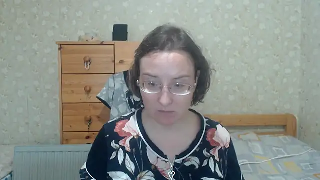 Snapshot of Smart_Rose chatting on 09/19/25, 12:42 Smart Rose online show from 09/19/25, 12:42
