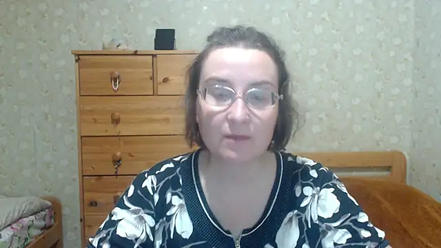 Snapshot of Smart_Rose chatting on 10/05/25, 02:41 Smart Rose online show from 10/05/25, 02:41