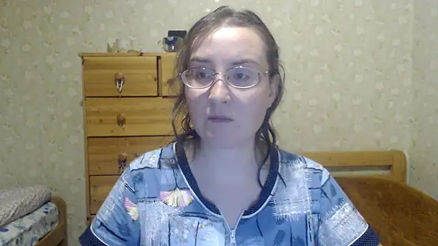 Snapshot of Smart_Rose chatting on 03/17/25, 11:57 Smart Rose online show from 03/17/25, 11:57