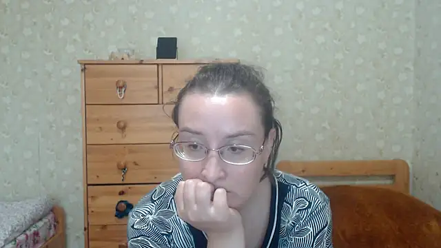 Snapshot of Smart_Rose chatting on 09/27/25, 12:33 Smart Rose online show from 09/27/25, 12:33