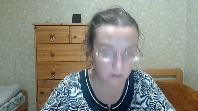 Smart Rose online show from 12/15/25, 04:35