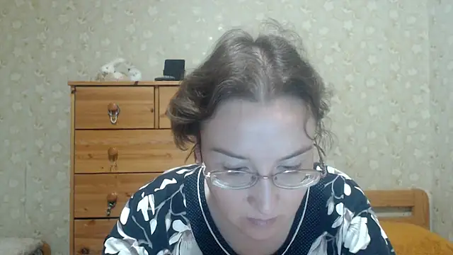 Snapshot of Smart_Rose chatting on 04/17/26, 04:43 Smart Rose online show from 04/17/26, 04:43