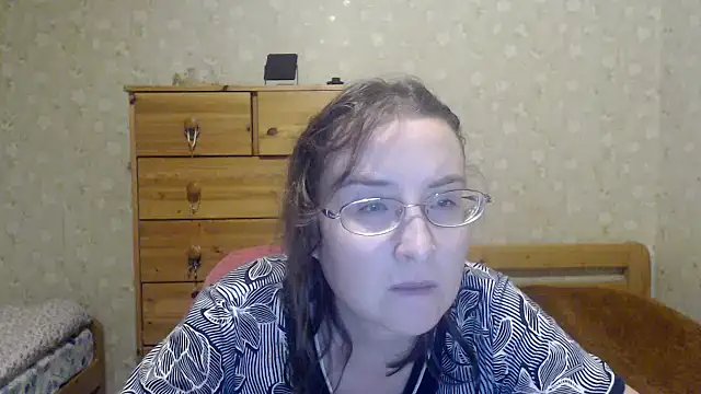 Snapshot of Smart_Rose chatting on 03/19/25, 09:27 Smart Rose online show from 03/19/25, 09:27