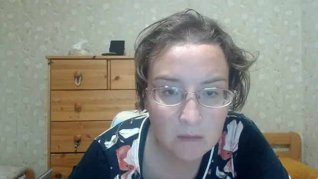 Snapshot of Smart_Rose chatting on 06/20/26, 04:45 Smart Rose online show from 06/20/26, 04:45