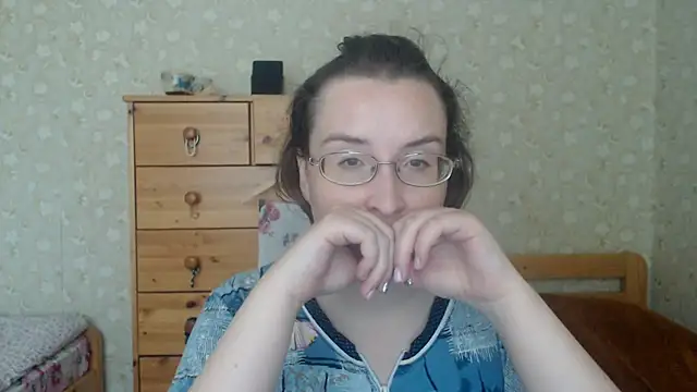 Snapshot of Smart_Rose chatting on 09/22/25, 10:21 Smart Rose online show from 09/22/25, 10:21